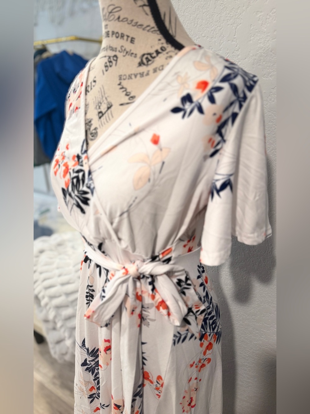 Amazon White Floral Flutter Sleeve Maternity Wrap Dress Crossover V-Neck Medium - Picture 4 of 6